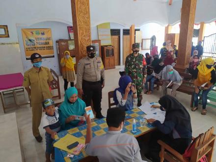  Penyerahan Bantuan  Sosial Tunia (BST) yang bekerja sama dengan PT. Pos Indonesia tahap ke-11